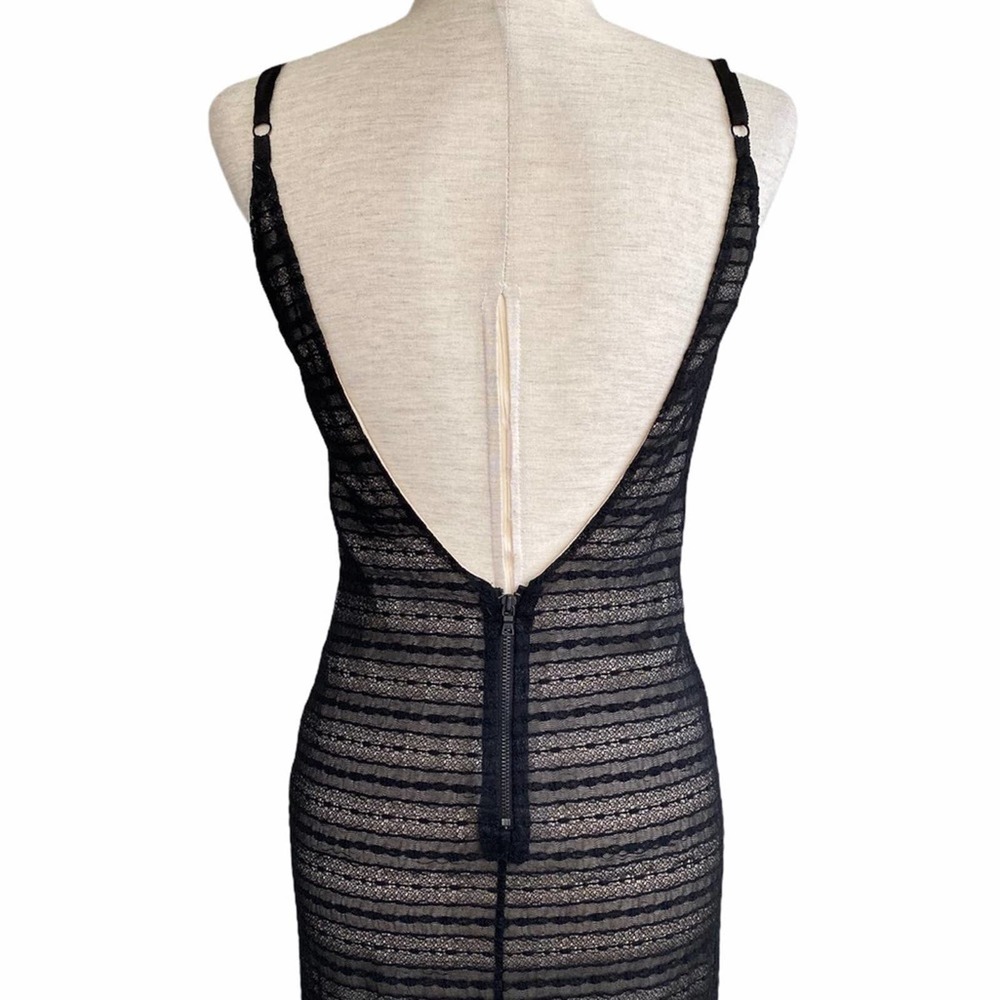 ⭐️ SOLD ⭐️ ALICE & OLIVIA Lace Overlay Dress - Picture 6 of 9